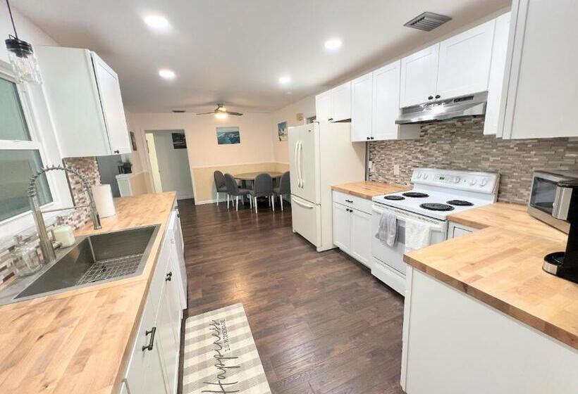 Dream Vacation Home W Heated Pool Close To Beaches Clearwater St Pete Sleeps 14