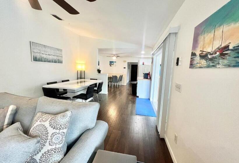 Dream Vacation Home W Heated Pool Close To Beaches Clearwater St Pete Sleeps 14