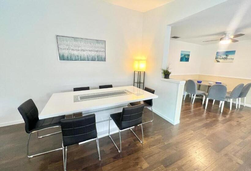 Dream Vacation Home W Heated Pool Close To Beaches Clearwater St Pete Sleeps 14