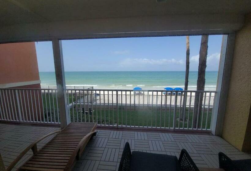 Exclusive Beach Front Condo In North Redington