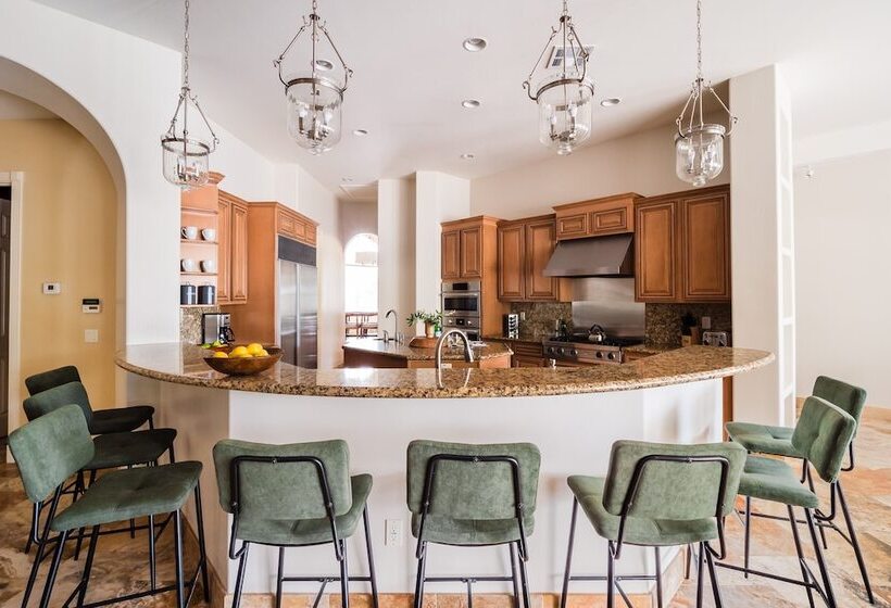 Farrier By Avantstay Spectacular 7br Mediterranean Style Estate W Pool