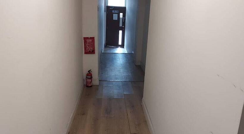 Lovely 3 Bed Apartment In Parkgate Rotherham