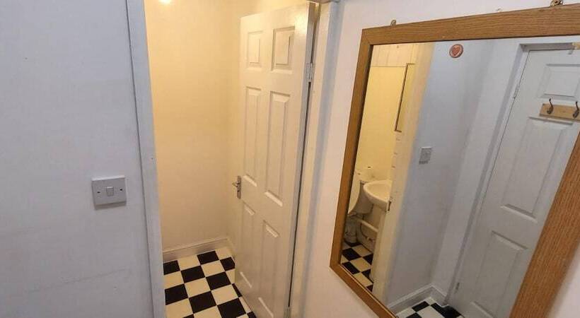 Lovely 3 Bed Apartment In Parkgate Rotherham