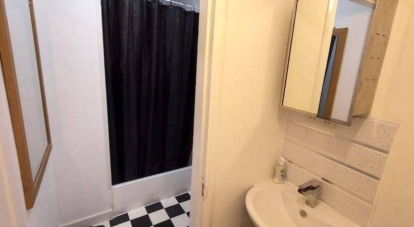 Lovely 3 Bed Apartment In Parkgate Rotherham