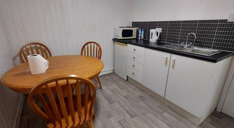 Lovely 3 Bed Apartment In Parkgate Rotherham