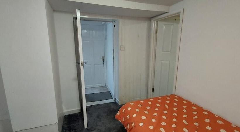 Lovely 3 Bed Apartment In Parkgate Rotherham