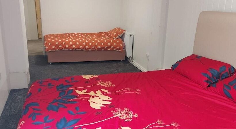 Lovely 3 Bed Apartment In Parkgate Rotherham