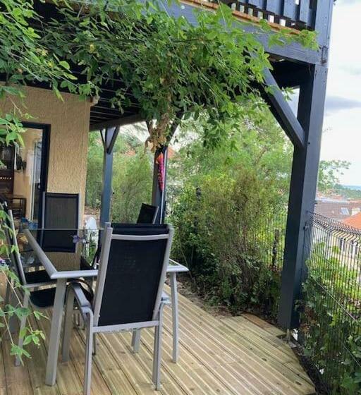 Maison Chaleureuse, Une Vue Superbe Et Au Calme