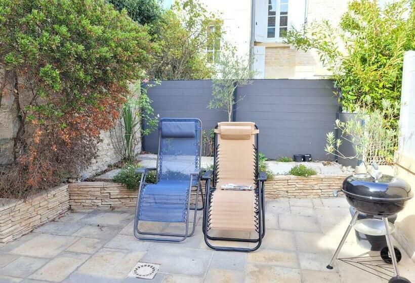 Maison De Pêcheur Charmante Et Atypique En Pierre, 1 Min De Marche De La Mer