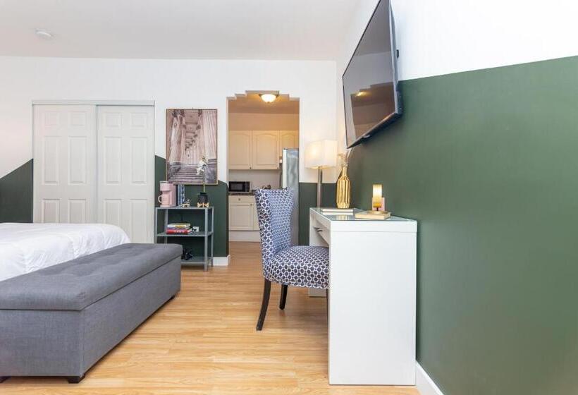 Home Midtown Miami   Wynwood Area With Backyard   Art District Near To Beach