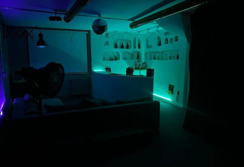 Private Triplex House In The City Center