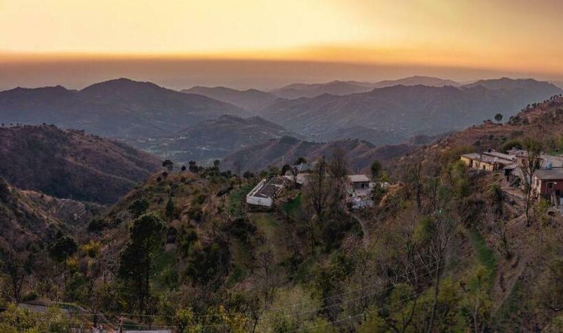 Himalyan Basera I Pvt Balcony I Serviced Apt I By Exotic Stays