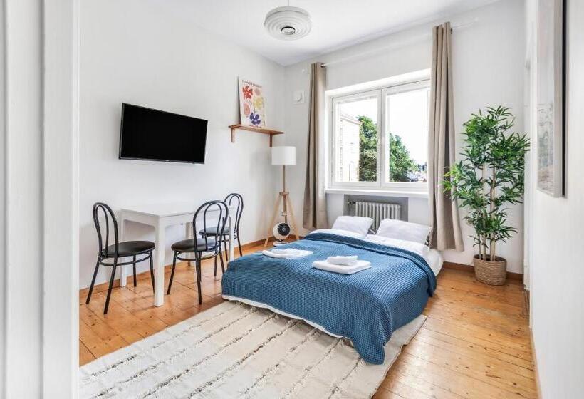 Wehost Colorful Studio Next To Park Puijonpuistikko In Vallila Neighborhood