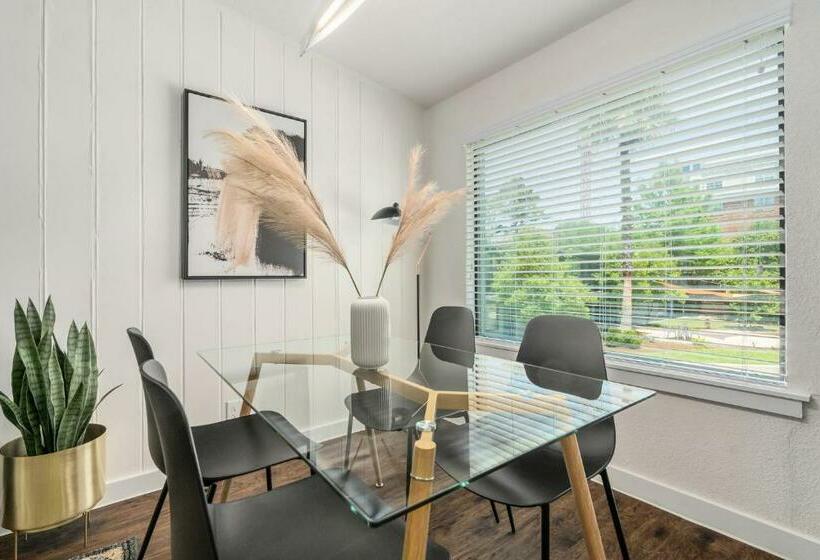 Abode Houston Norfolk