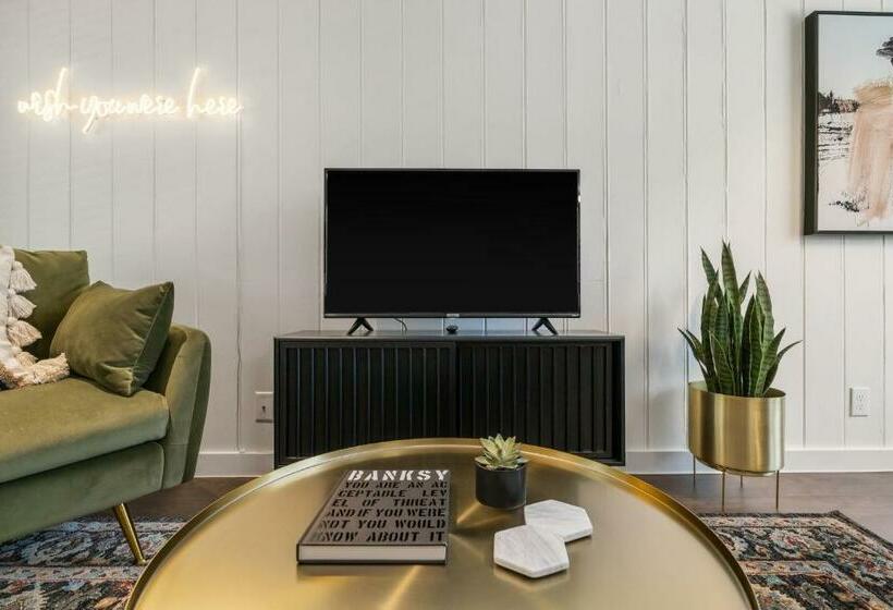 Abode Houston Norfolk