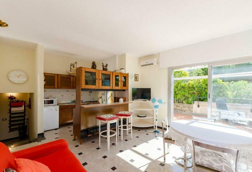 Altido Flat With Terrace & Sea View