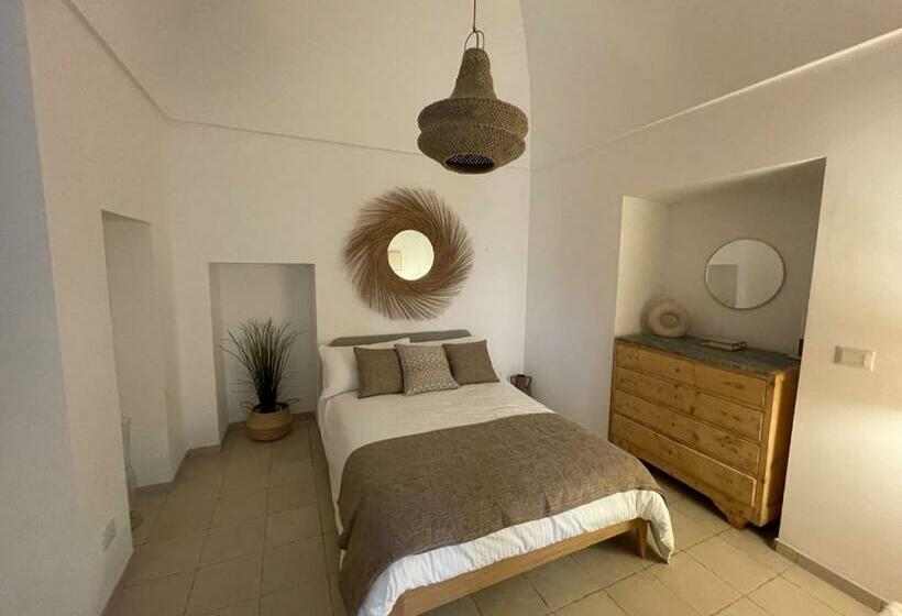 Antique Villa, Casa Rosa   3 Bed, 2 Bath With Pool