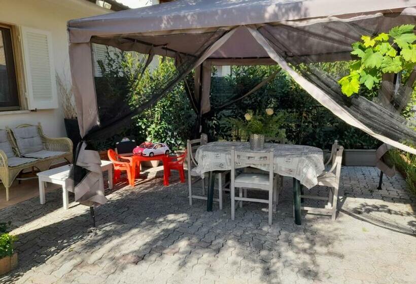 Casa In Campagna A Tre Chilometri Dal Mare Con Parcheggio Privato