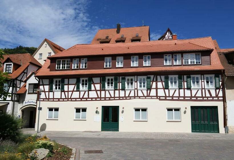 Das Schiefe Haus Wohnung Starkenburg
