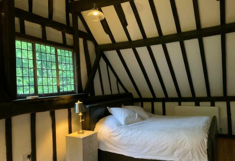 Delightful 4bd Home Full Of Flair Edenbridge Kent