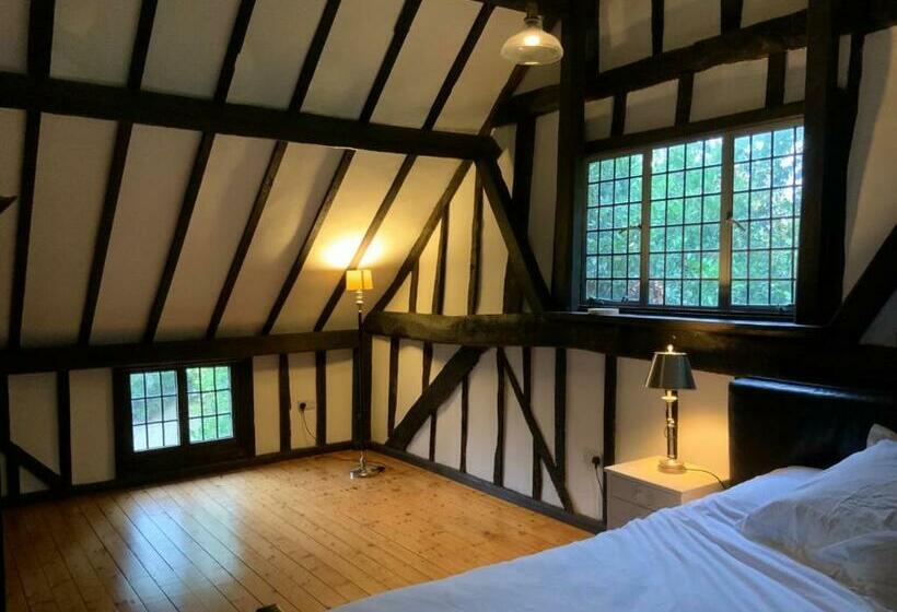 Delightful 4bd Home Full Of Flair Edenbridge Kent