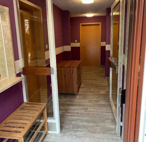 4 Zi Apartment, 80 Qm Mit Garten Nähe Messe Verkehrsgünstig, Ruhig, Parkplätze