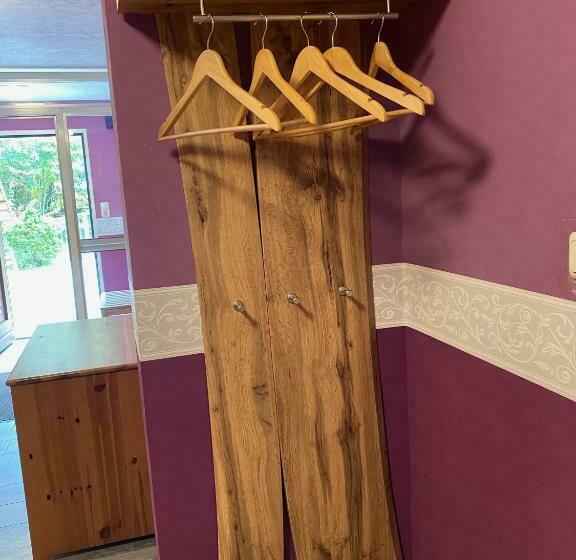 4 Zi Apartment, 80 Qm Mit Garten Nähe Messe Verkehrsgünstig, Ruhig, Parkplätze