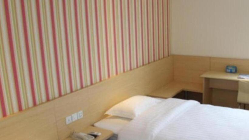 هتل 7 Days Inn Luzhou Longma Avenue District Government