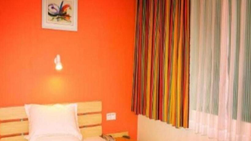 هتل 7 Days Inn Luzhou Longma Avenue District Government