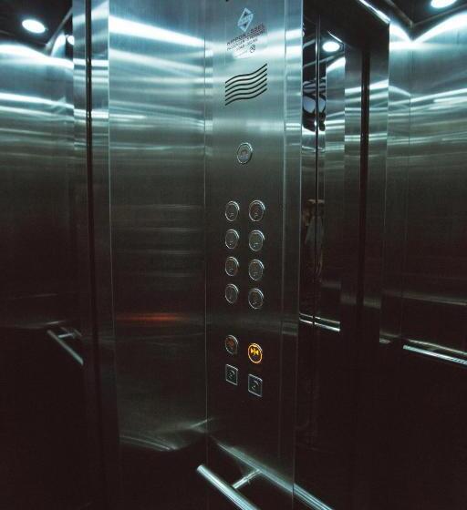 هتل Khách Sạn Tân Trang