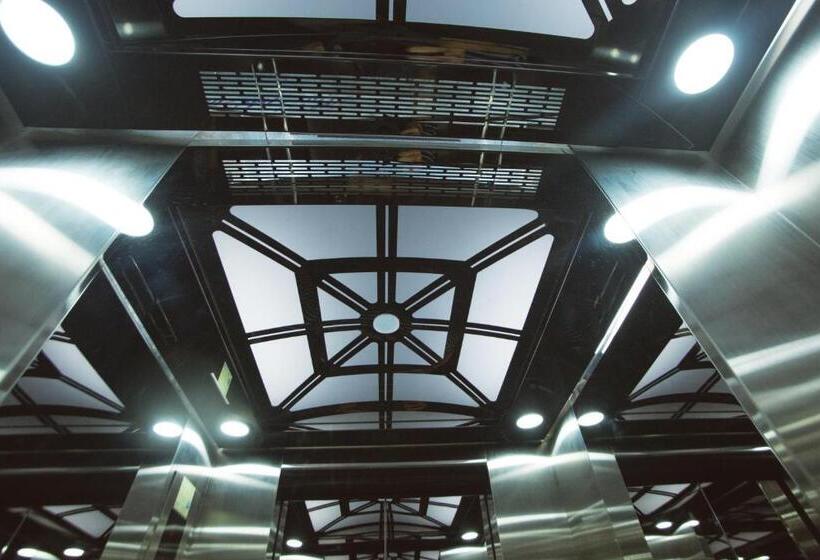 هتل Khách Sạn Tân Trang