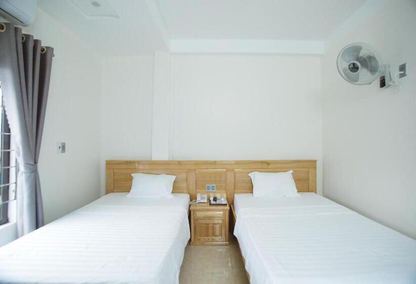 هتل Khách Sạn Tân Trang