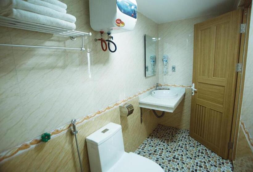 هتل Khách Sạn Tân Trang