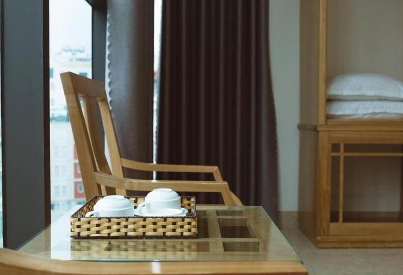 هتل Khách Sạn Tân Trang