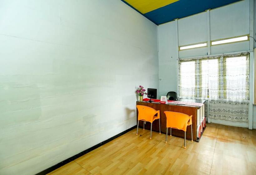 호텔 Pulau Laut Guest House By Oyo Rooms