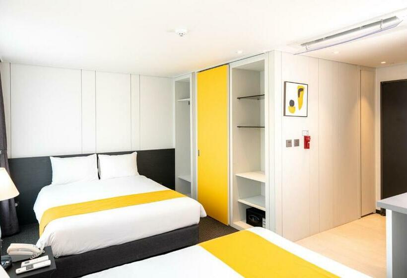 Отель Seogwipo Hills