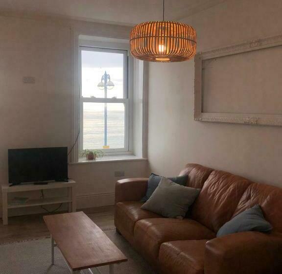 Lovely Seafront 2 Bed Flat In Aberystwyth