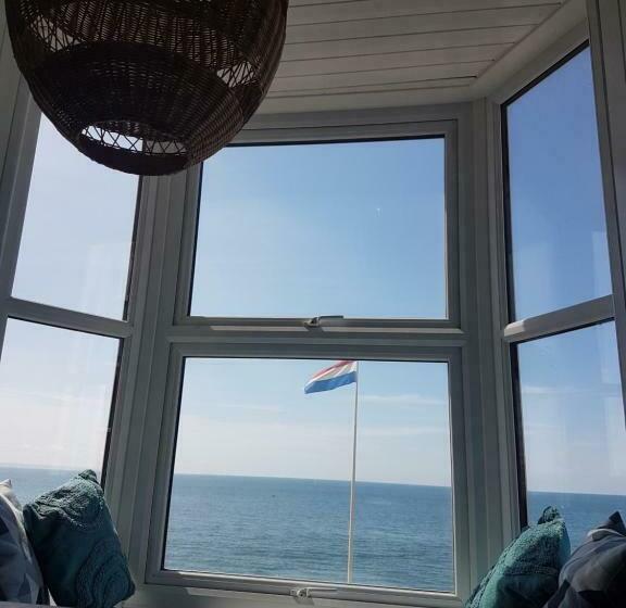 Lovely Seafront 2 Bed Flat In Aberystwyth