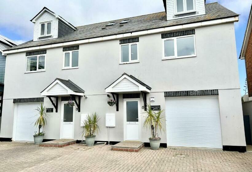 Modern Spacious 4bed House In Porth Newquay Brambl