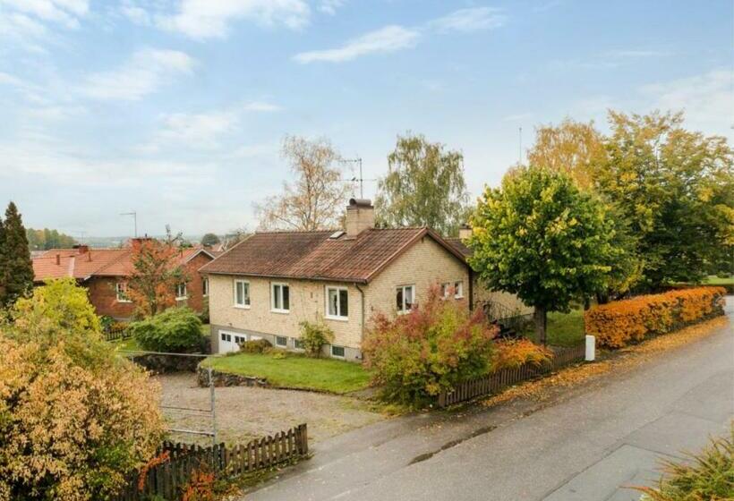 Newly Renovated Apartment   Strängnäs, Ekorrvägen