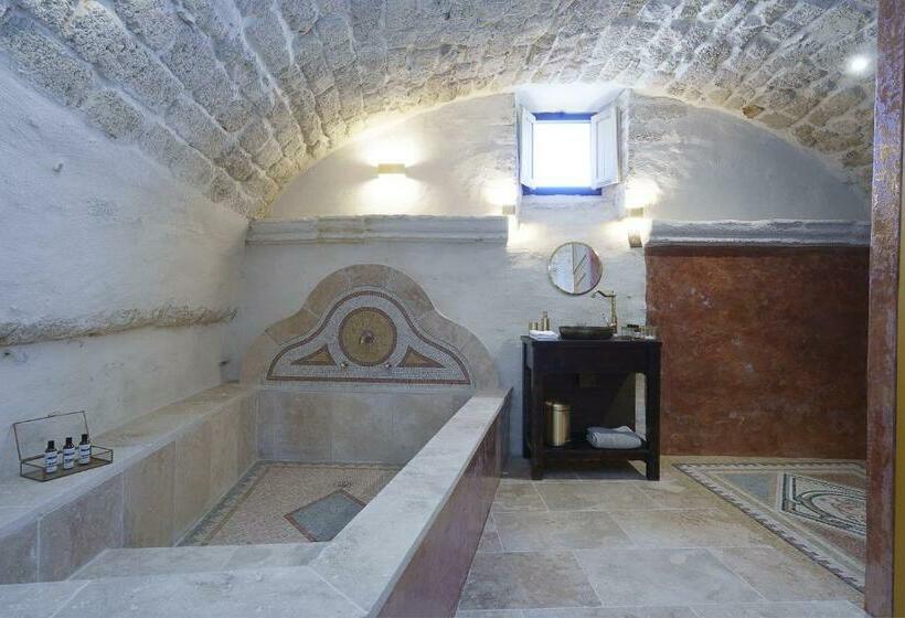 بنسيون Les Confidentielles