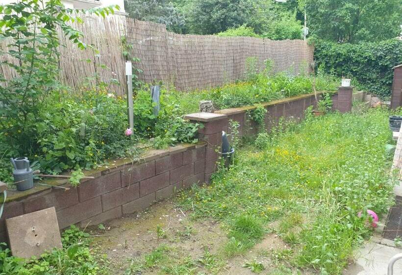 Sehr Grosse 5 Zimmer Wohnung Mit Garten Und Terasse