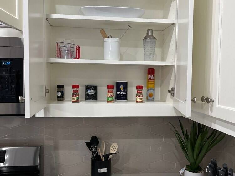 The Cosmopolitan Modern, Cozy, New 3bedroom Home