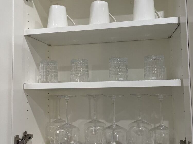 The Cosmopolitan Modern, Cozy, New 3bedroom Home