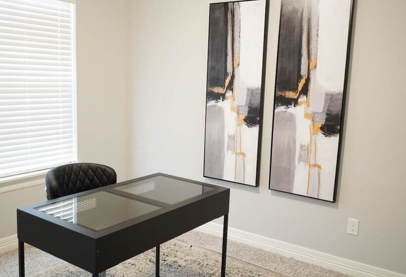 The Cosmopolitan Modern, Cozy, New 3bedroom Home