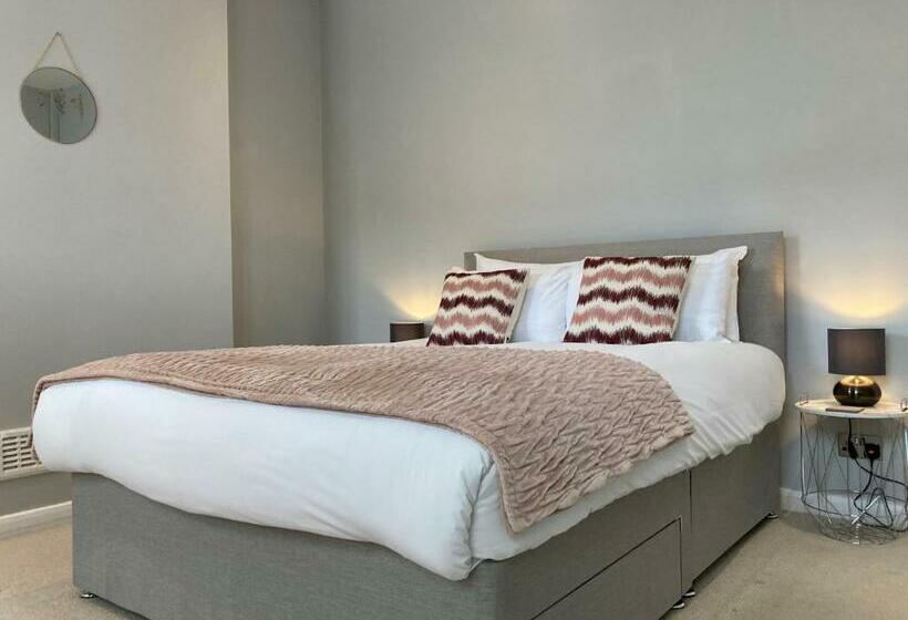 Tynwald Beachside Town House, West Kirby By Rework Accommodation