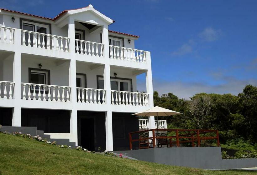 Villa Capelinhos