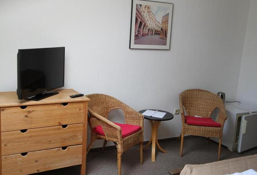 הוסטל Penzión Malý Dvor