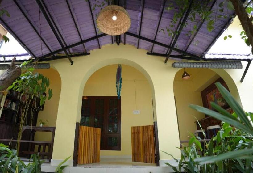 Cascara Beach Resort