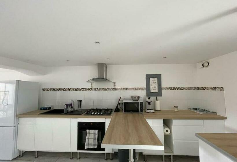 Charentaise 6 8 Personnes Avec Piscine